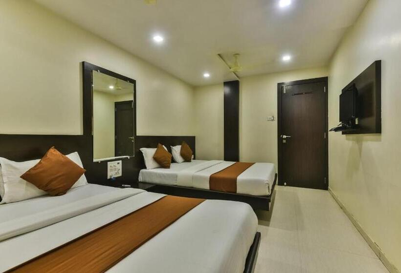 Deluxe Quadruple Room, Guest Inn Residency