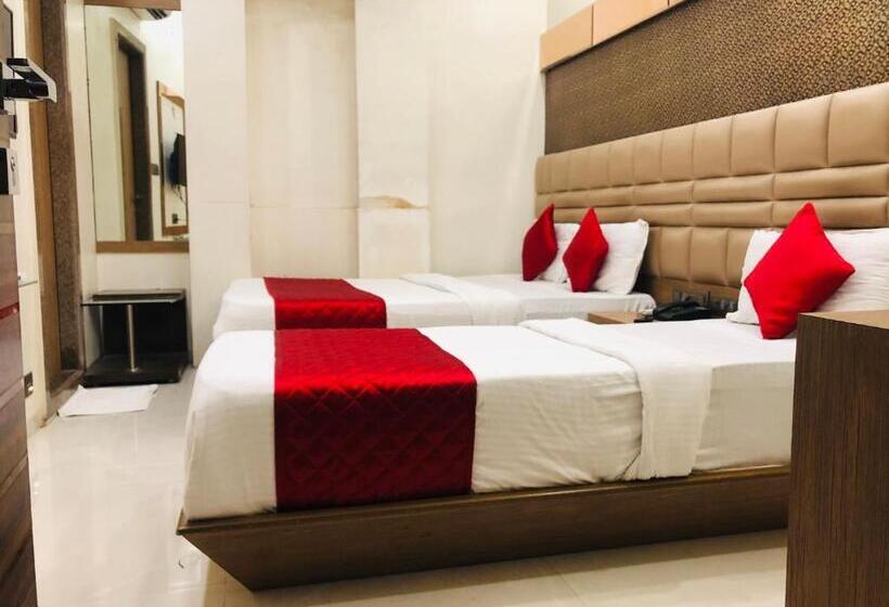 Трехместный Номер Deluxe, Guest Inn Residency
