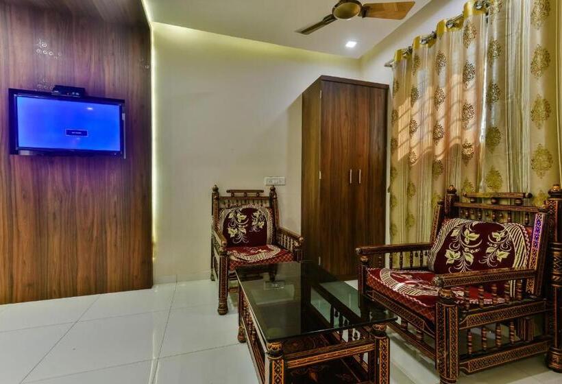 Deluxe Suite, Guest Inn Residency