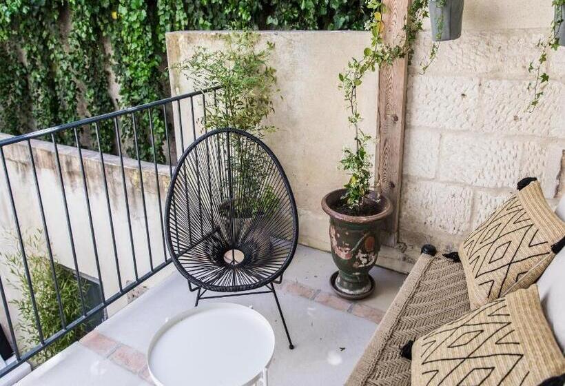 Номер Стандарт, La Demoiselle