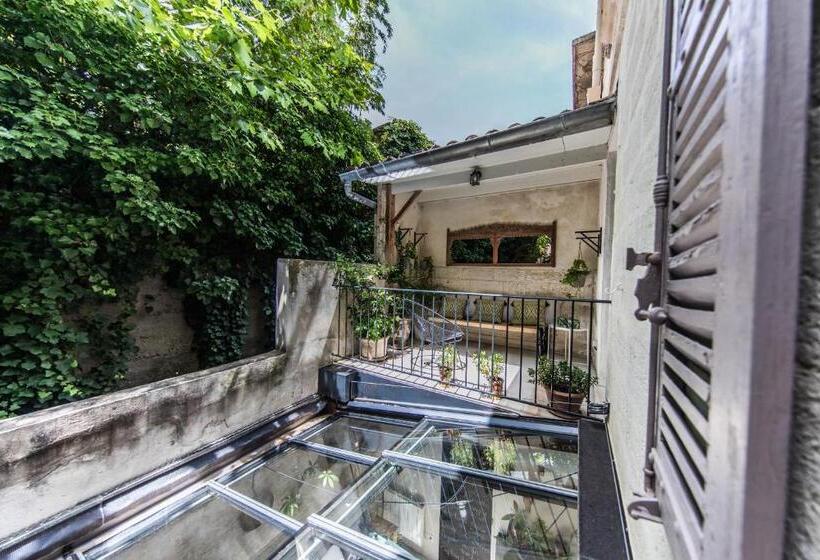 Номер Стандарт, La Demoiselle