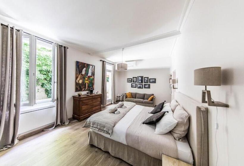 Номер Стандарт, La Demoiselle