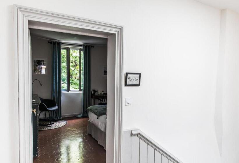 Номер Basic, La Demoiselle