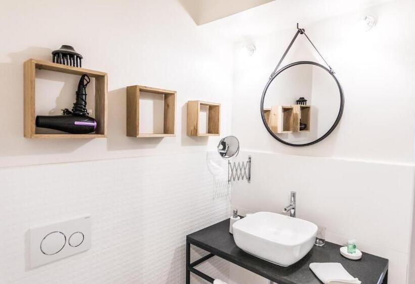 Стандартный Номер Кровать Кинг, La Demoiselle