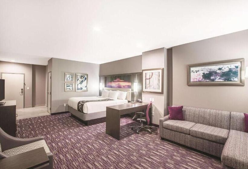 带大床的行政房间, La Quinta By Wyndham Kingsville