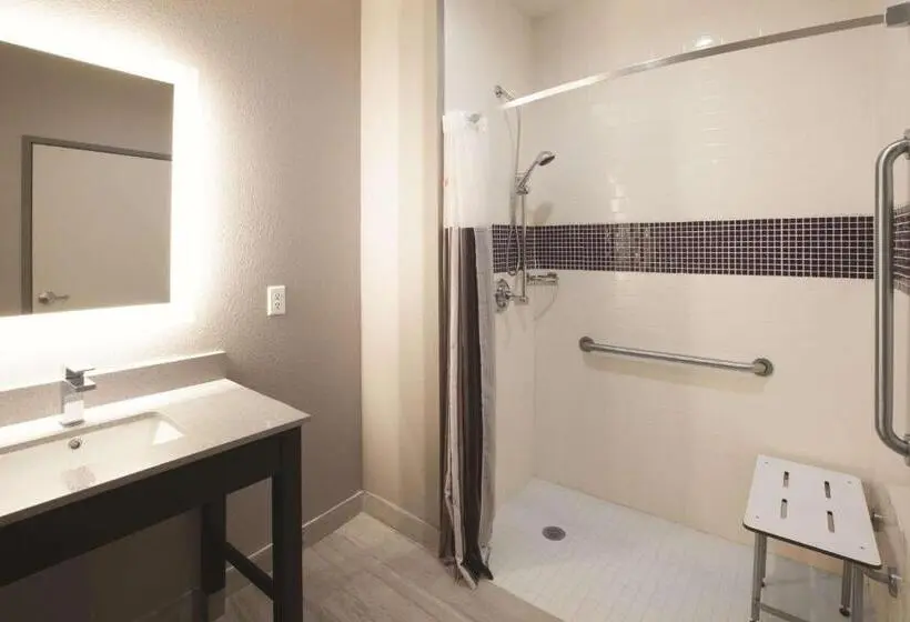 障害者適応デラックスルーム, La Quinta By Wyndham Kingsville