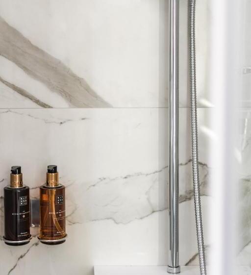 Fyrbädds Superiorrum, Miraval Luxury Rooms