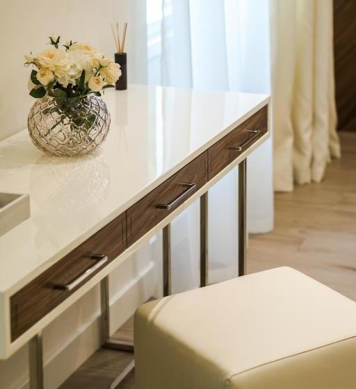 Fyrbädds Superiorrum, Miraval Luxury Rooms