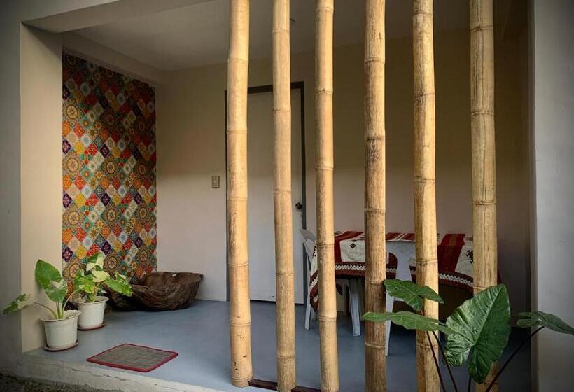 استودیو استاندارد با چشمانداز باغ, Old Parola Seaside Inn