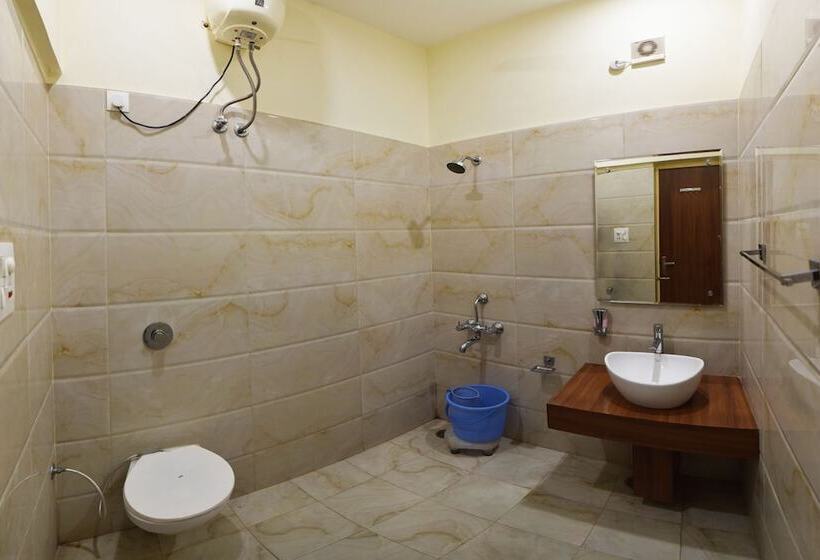 غرفة ديلوكس, Palace