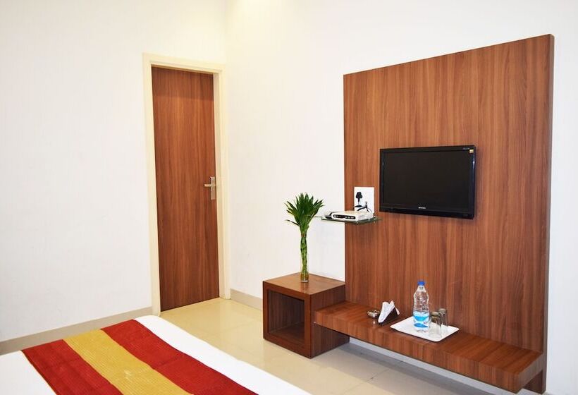 غرفة ديلوكس, Palace