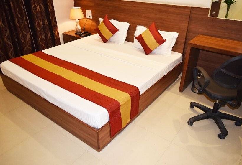 غرفة ديلوكس, Palace