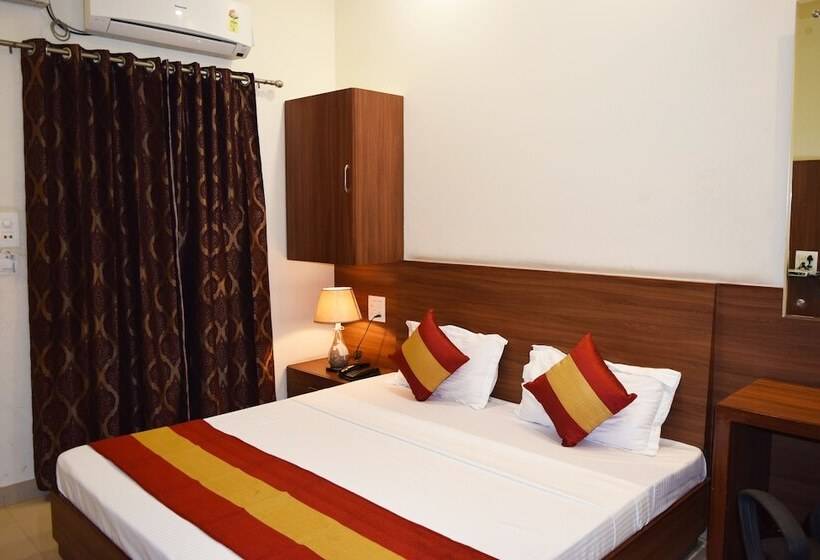 غرفة ديلوكس, Palace