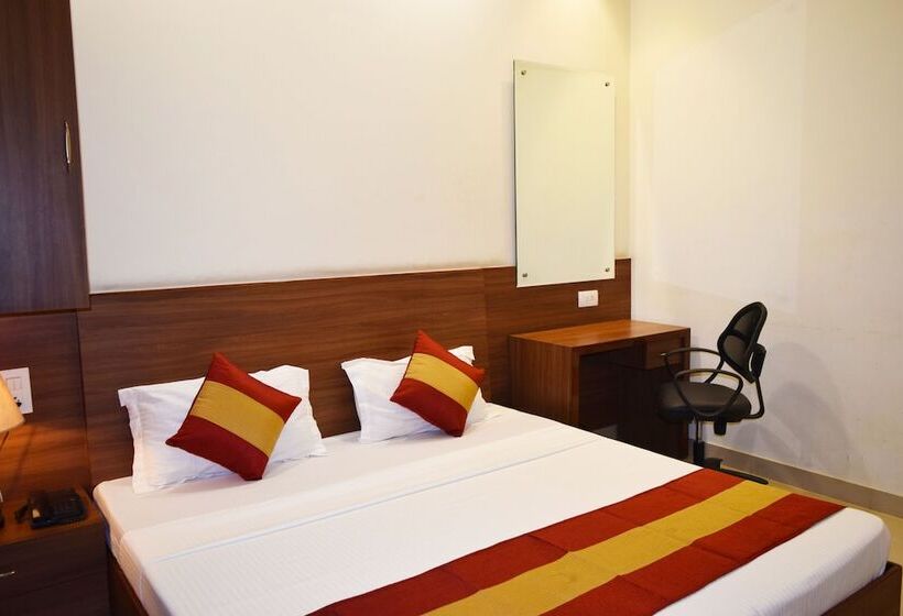 غرفة ديلوكس, Palace