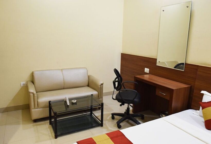 غرفة ديلوكس ثلاثية, Palace