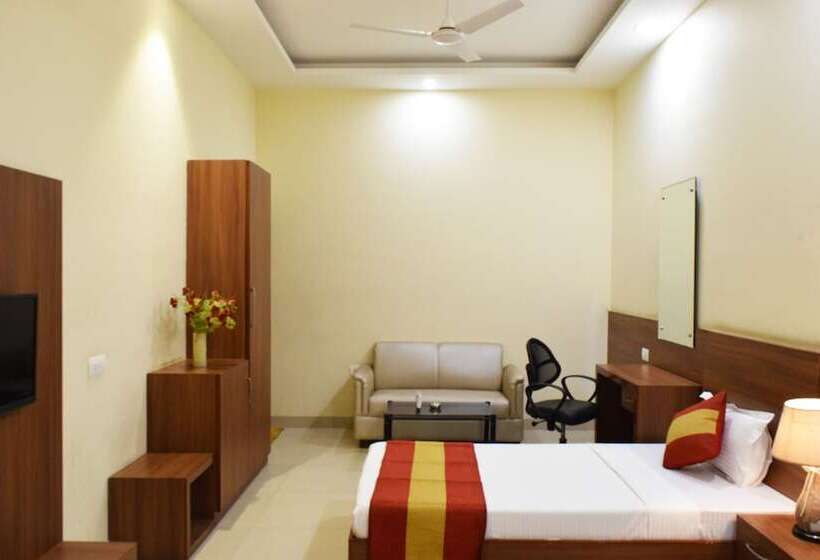 غرفة ديلوكس ثلاثية, Palace