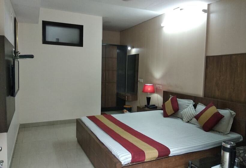 غرفة إقتصادية, Palace