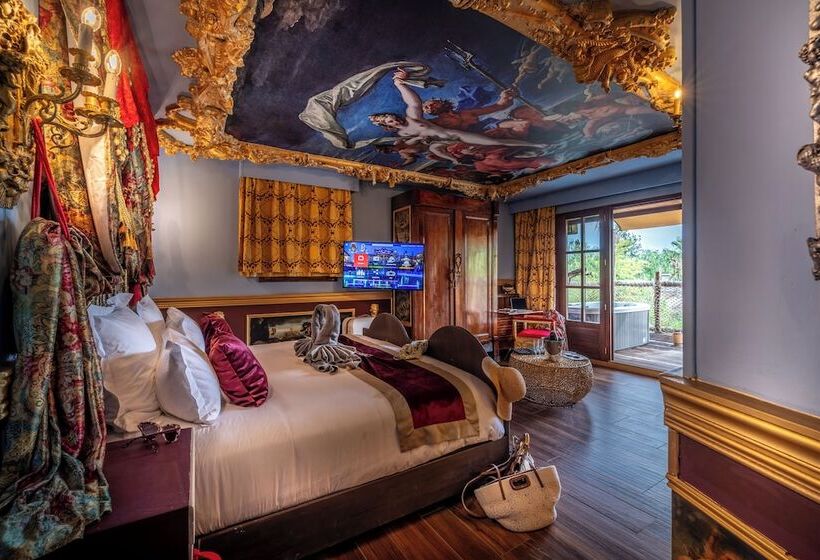 سوییت لوکس, Pirates World