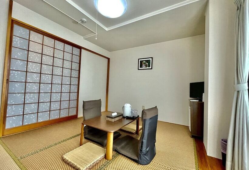 חדר בסיסי, Umizola