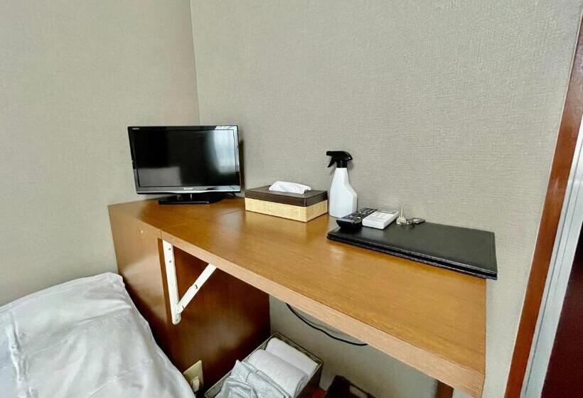 חדר בסיסי, Umizola