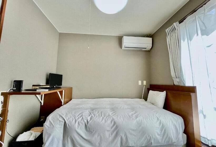 חדר בסיסי, Umizola