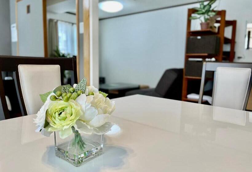 חדר משפחתי, Umizola