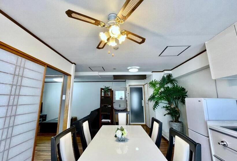 חדר משפחתי, Umizola