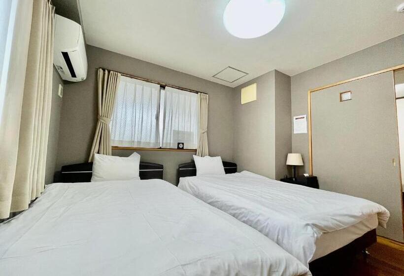 חדר משפחתי, Umizola