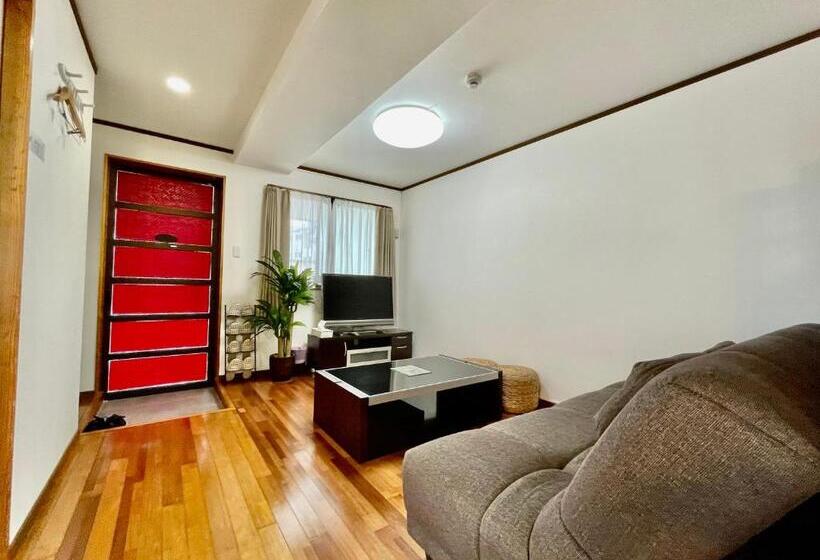 חדר משפחתי, Umizola