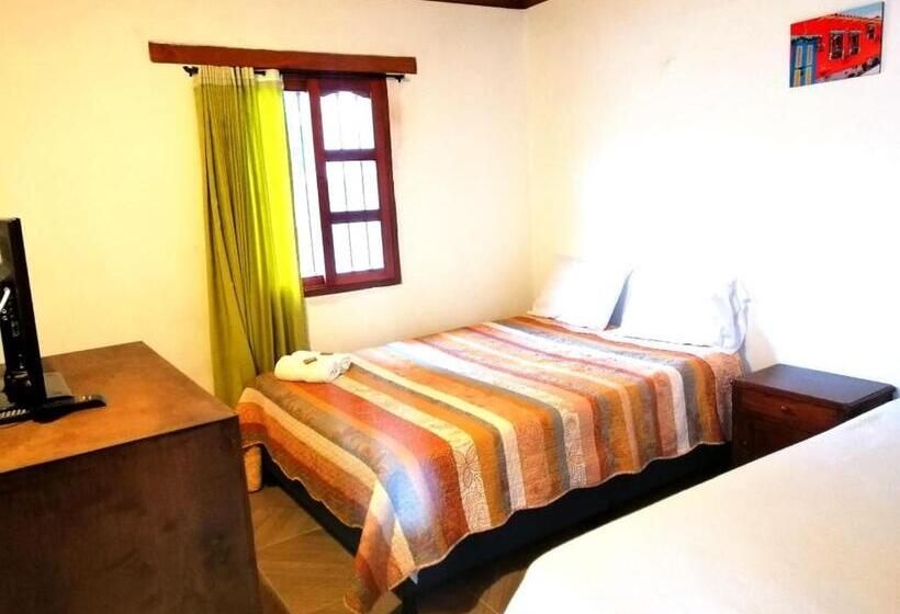 اتاق ساده سه‌ نفره, Villa Paz