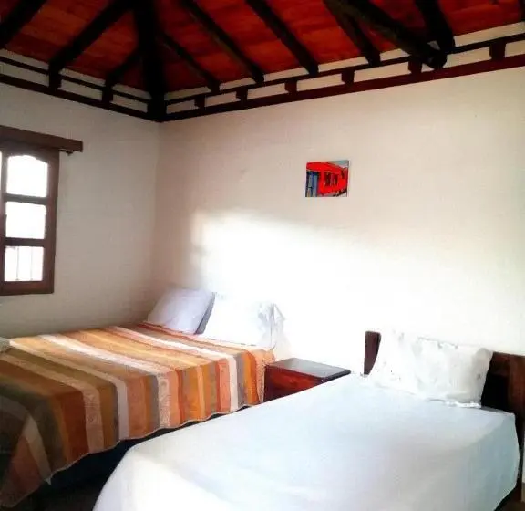 اتاق ساده سه نفره, Villa Paz