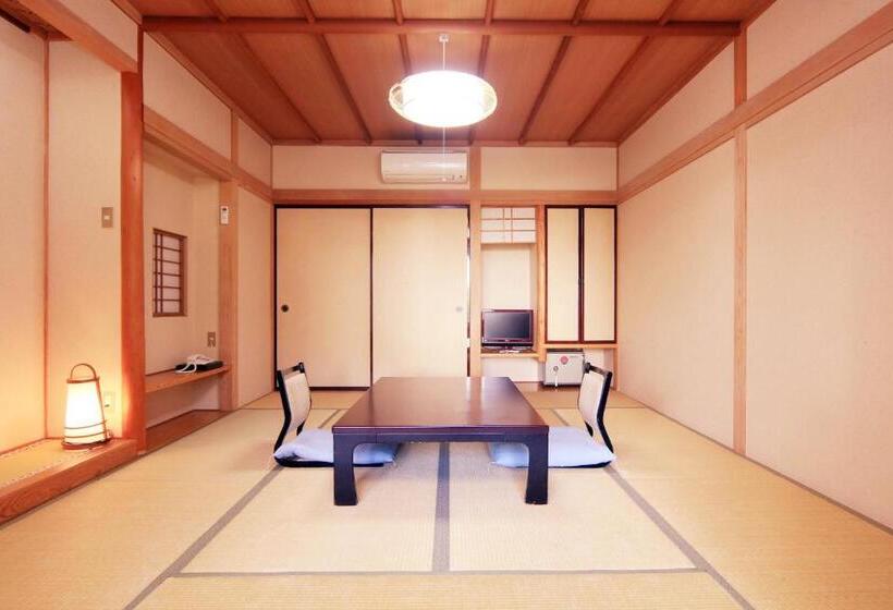 Семейный Номер Вид на Сад, Yanagiya