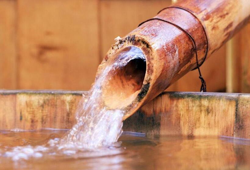 Семейный Номер, Yanagiya