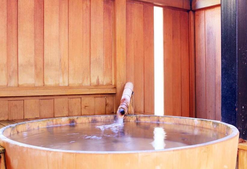 Семейный Номер, Yanagiya