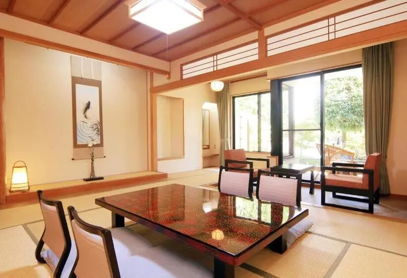 Perhehuone, Yanagiya