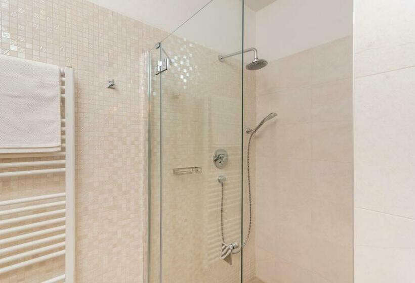 Полулюкс, Casa Nicolae Luxury Suites