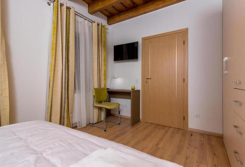 Полулюкс, Casa Nicolae Luxury Suites