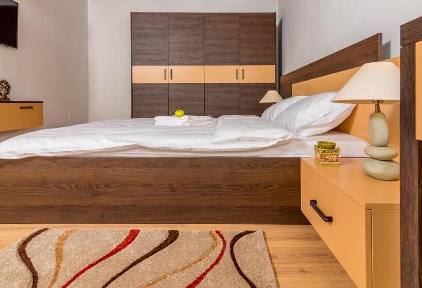 سوییت جونیور, Casa Nicolae Luxury Suites