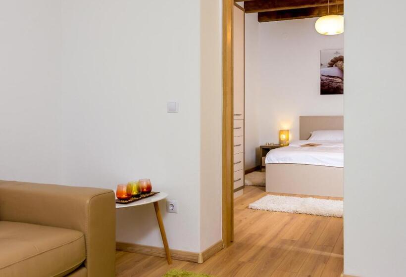 Полулюкс, Casa Nicolae Luxury Suites