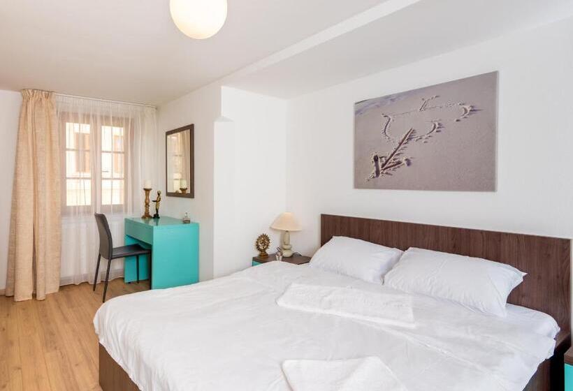 سوییت لوکس, Casa Nicolae Luxury Suites