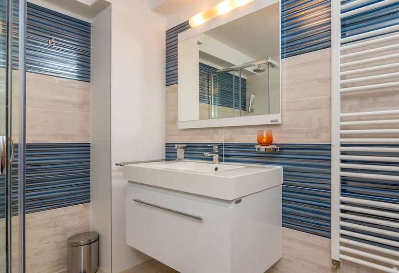 سوییت لوکس, Casa Nicolae Luxury Suites