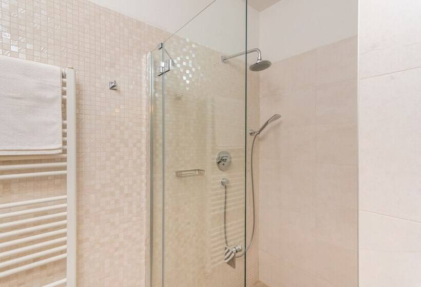 Полулюкс, Casa Nicolae Luxury Suites