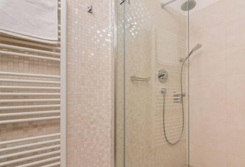 Полулюкс, Casa Nicolae Luxury Suites