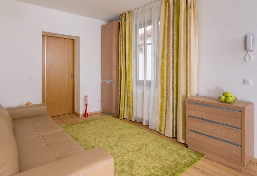 سوییت جونیور, Casa Nicolae Luxury Suites