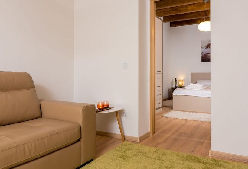 Полулюкс, Casa Nicolae Luxury Suites