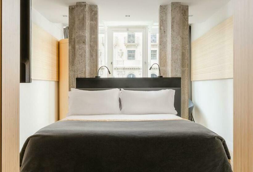 Номер Basic, Exe Plaza Catalunya