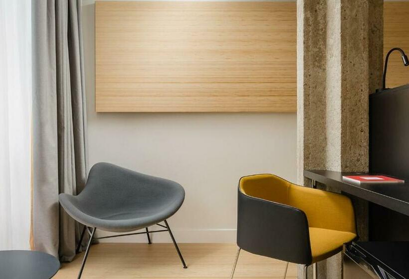 Номер Basic, Exe Plaza Catalunya