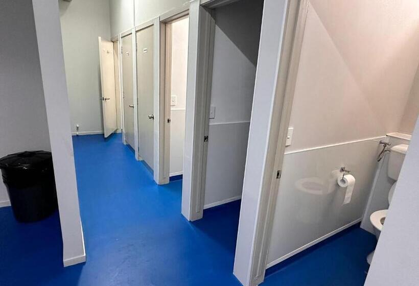 标准单人间共用浴室, Hamilton City Inn