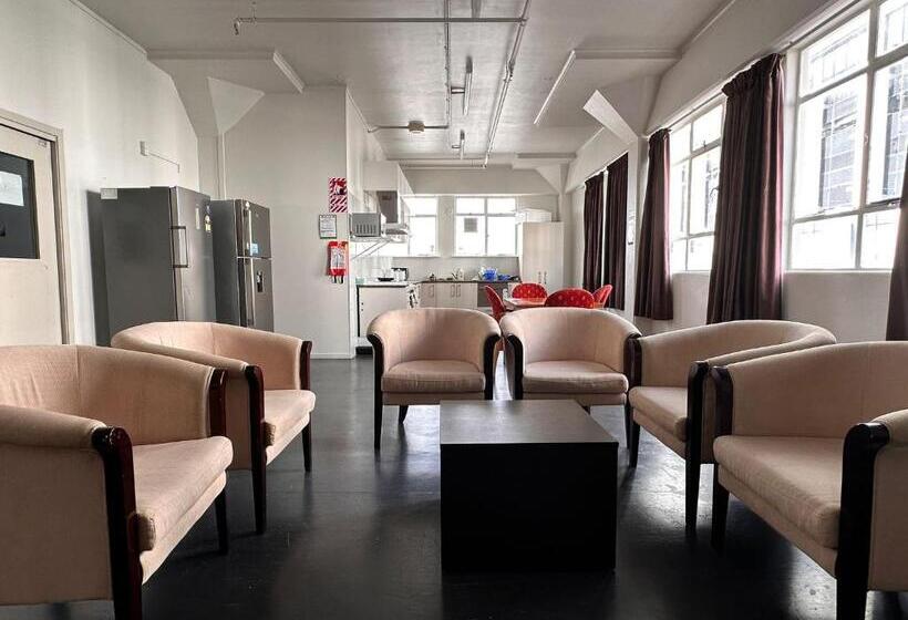 带共用浴室的标准房间, Hamilton City Inn