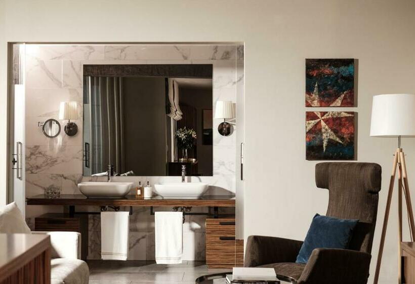 سوییت لوکس, 1926 Le Parisot Boutique Suites